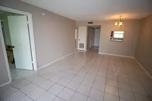 9621 Sunrise Lakes Blvd, Sunrise, FL 33322 - Photo 11