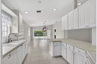 8093 Montserrat Place, Wellington, FL 33414 - Photo 11