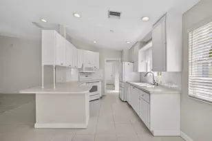 8093 Montserrat Pl, Wellington, FL 33414 - Photo 13