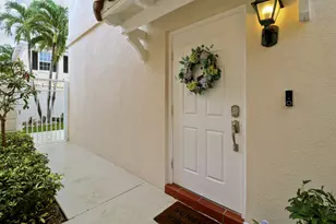 23 Live Oak Cir, Tequesta, FL 33469 - Photo 5
