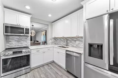 118 Lake Constance Drive, West Palm Beach, FL 33411 - Photo 5