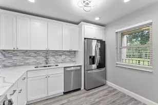 118 Lake Constance Dr, West Palm Beach, FL 33411 - Photo 7