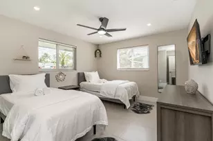 300 SE 8th Ct, Pompano Beach, FL 33060 - Photo 17