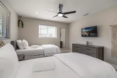 300 SE 8th Court, Pompano Beach, FL 33060 - Photo 17