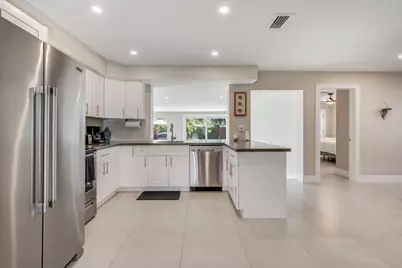 300 SE 8th Court, Pompano Beach, FL 33060 - Photo 5