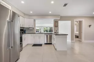300 SE 8th Ct, Pompano Beach, FL 33060 - Photo 5