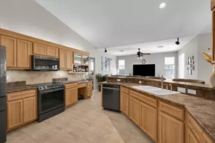 842 SE Quiescent Ln, Port Saint Lucie, FL 34983 - Photo 19