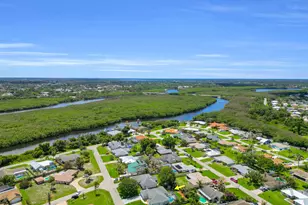 842 SE Quiescent Ln, Port Saint Lucie, FL 34983 - Photo 43