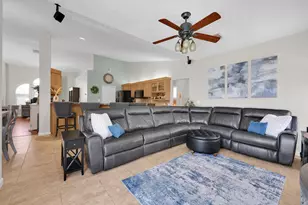 842 SE Quiescent Ln, Port Saint Lucie, FL 34983 - Photo 15