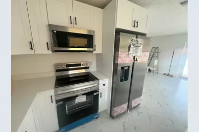 2747 Summit Boulevard, West Palm Beach, FL 33406 - Photo 11