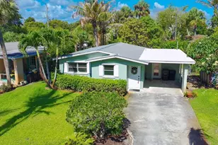 262 SE Monterey Ave, Stuart, FL 34996 - Photo 3