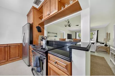 262 SE Monterey Avenue, Stuart, FL 34996 - Photo 35
