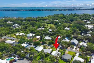 262 SE Monterey Ave, Stuart, FL 34996 - Photo 11
