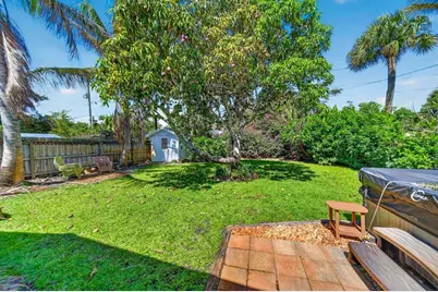262 SE Monterey Avenue, Stuart, FL 34996 - Photo 17