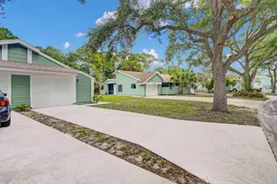 1370 SE Rivergreen Cir, Port Saint Lucie, FL 34952 - Photo 3