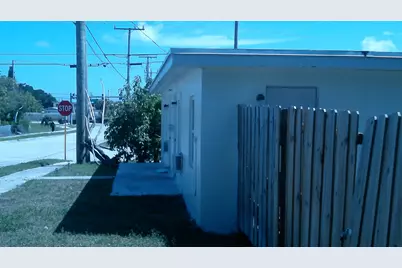 900 W 9th Street, Riviera Beach, FL 33404 - Photo 3