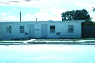 900 W 9th St, Riviera Beach, FL 33404 - Photo 1