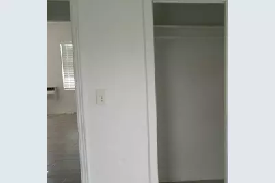 900 W 9th Street, Riviera Beach, FL 33404 - Photo 9