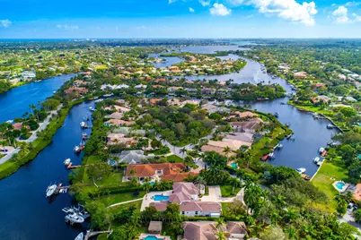 8709 SE Compass Island Way, Jupiter, FL 33458 - Photo 7