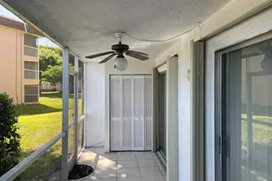 700 Village Green Ct, Palm Springs, FL 33461 - Photo 9
