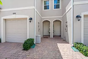 626 SW Glen Crest Way, Stuart, FL 34997 - Photo 1