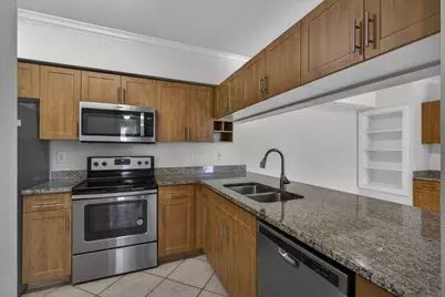 6510 Emerald Dunes Drive #308, West Palm Beach, FL 33411 - Photo 7