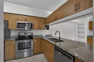 6510 Emerald Dunes Dr, West Palm Beach, FL 33411 - Photo 7