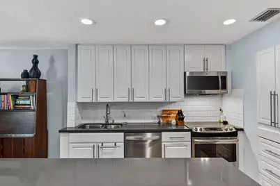 200 NE 17th Court #Unit 801, Fort Lauderdale, FL 33305 - Photo 5