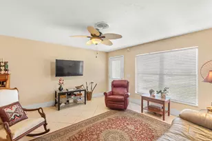 475 19th Pl, Vero Beach, FL 32960 - Photo 9