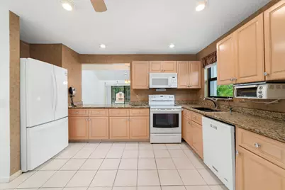 302 Deer Creek Wildwood Lane E, Deerfield Beach, FL 33442 - Photo 9