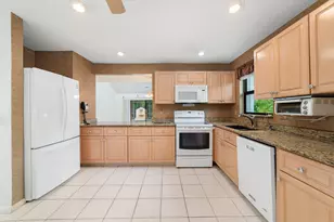 302 Deer Creek Wildwood Ln E, Deerfield Beach, FL 33442 - Photo 9