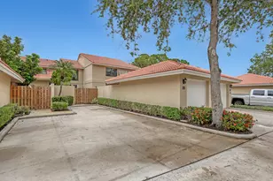 132 Old Meadow Way, Palm Beach Gardens, FL 33418 - Photo 1