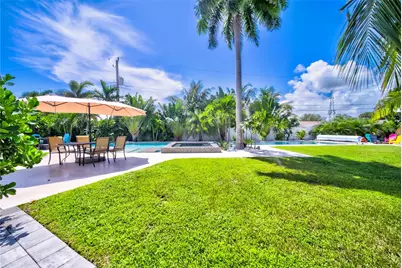 250 NE 27th Court, Boca Raton, FL 33431 - Photo 11
