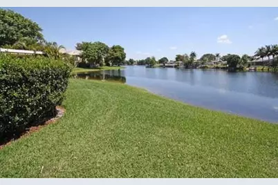 1731 NW 96th Terrace #2h, Pembroke Pines, FL 33024 - Photo 13