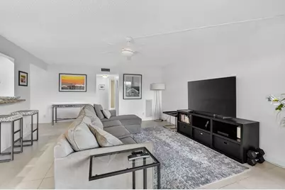 5851 Camino Del Sol #402, Boca Raton, FL 33433 - Photo 7