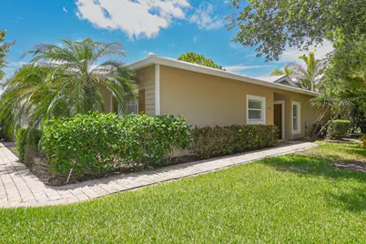 649 NE Bent Paddle Lane, Port Saint Lucie, FL 34983 - Photo 3