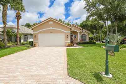 7600 Greenbrier Circle, Port Saint Lucie, FL 34986 - Photo 3