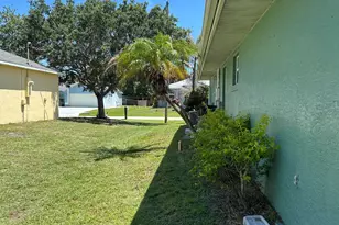 2301 SE Mariola Ave SE, Port Saint Lucie, FL 34952 - Photo 7