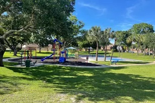 713 7th Ct, Palm Beach Gardens, FL 33410 - Photo 15