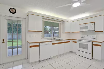 15620 Canterbury Court, Davie, FL 33331 - Photo 17