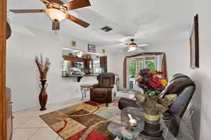 9621 NW 28th Pl, Coral Springs, FL 33065 - Photo 5