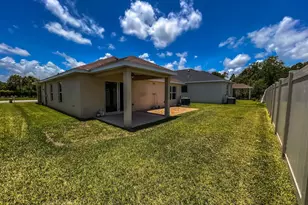 5870 NW Pine Trail Cir, Port Saint Lucie, FL 34983 - Photo 3