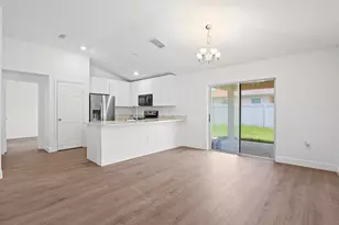 5870 NW Pine Trail Cir, Port Saint Lucie, FL 34983 - Photo 11