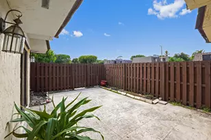 1600 Forest Lakes Cir, West Palm Beach, FL 33406 - Photo 27