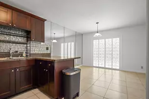 1600 Forest Lakes Cir, West Palm Beach, FL 33406 - Photo 5