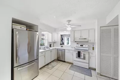 10222 Pine Drive, Boynton Beach, FL 33437 - Photo 9
