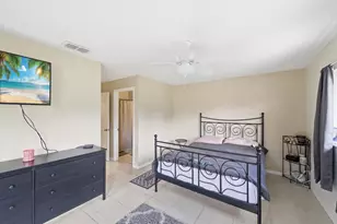 10222 Pine Dr, Boynton Beach, FL 33437 - Photo 11