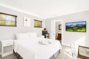 2625 NE 13th Ct, Fort Lauderdale, FL 33304 - Photo 3