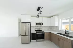 2160 SW 16th Ct, Fort Lauderdale, FL 33312 - Photo 15