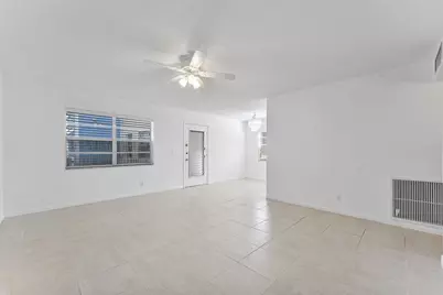 877 Flanders S, Delray Beach, FL 33484 - Photo 9